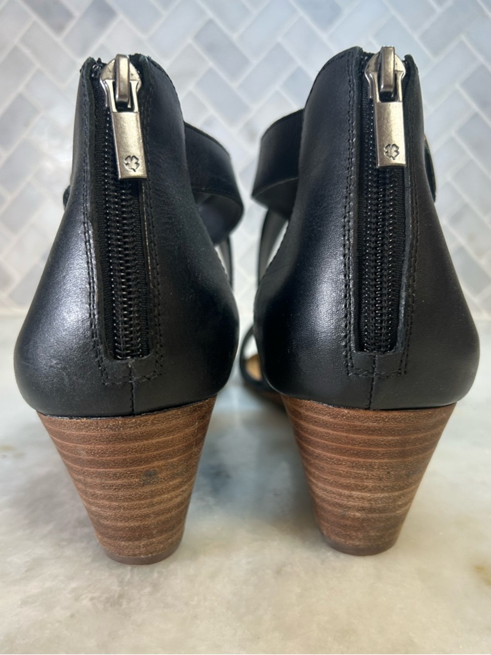 Lucky Brand Black Leather Crisscross Strap Sandals - Picture 2 of 7